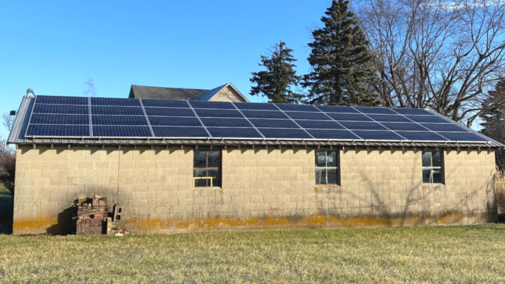 Image of a barn with solar panels in Central Ohio